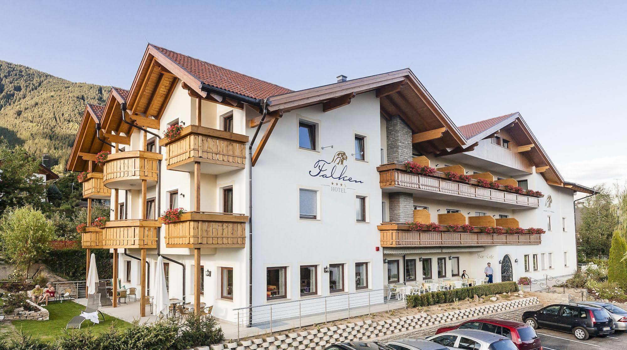 Hotel Falken Falzes Exterior photo